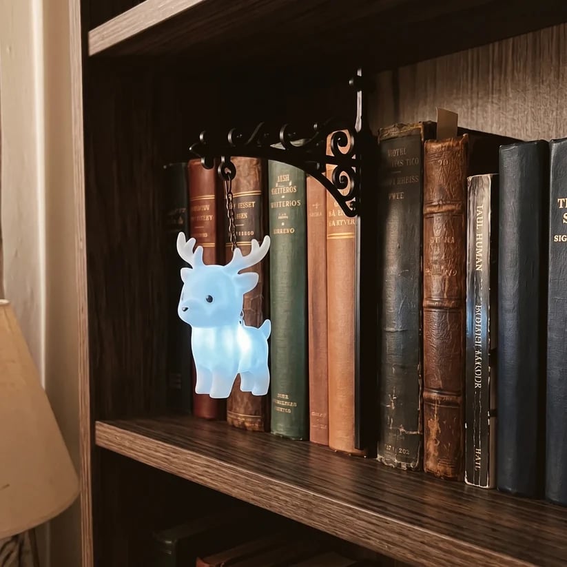 ✨📖Enchanted Hanging Animal Bookshelf Light – Glowing Book Nook Decor for Readers