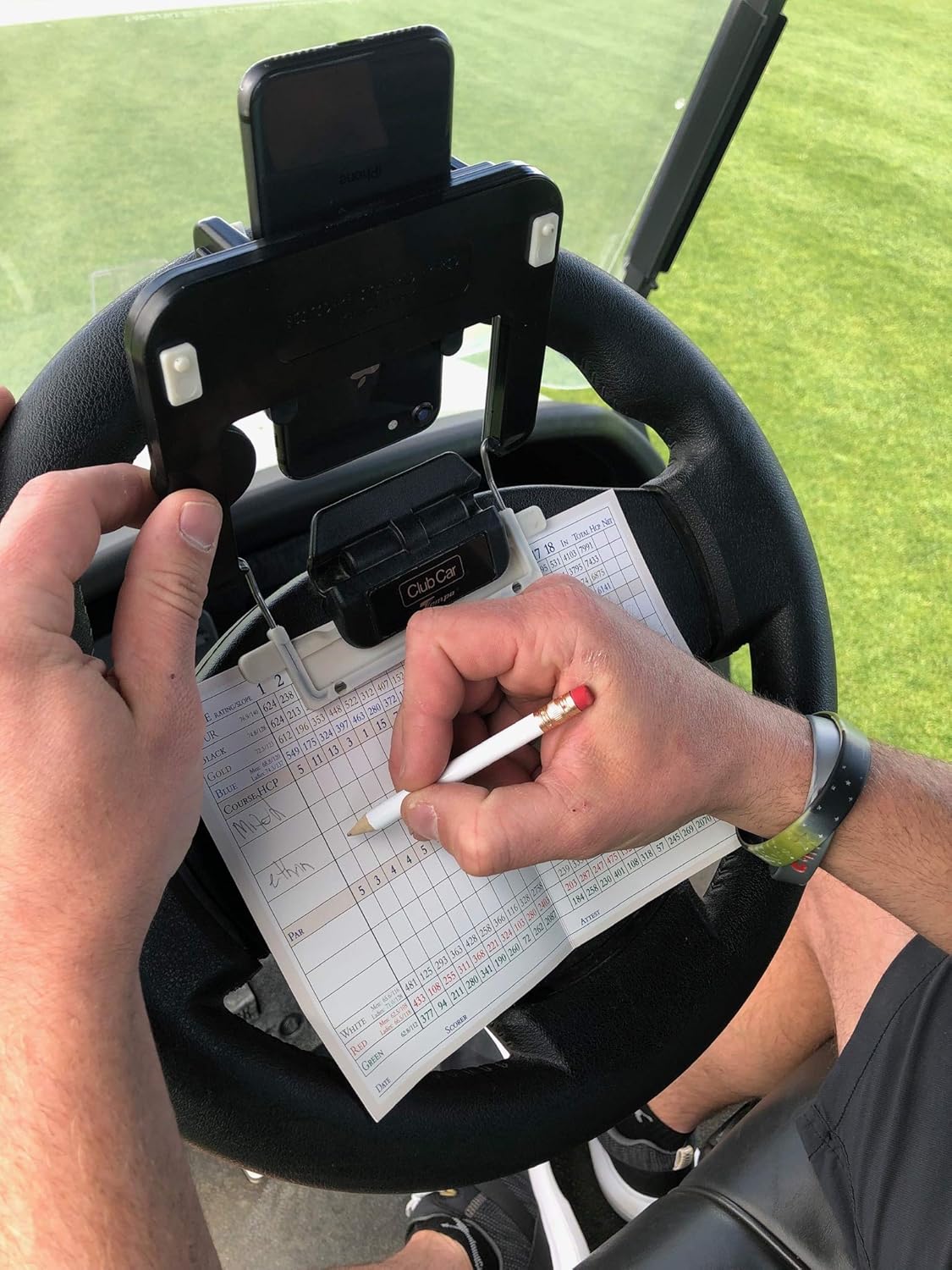 ⛳ Clip-On Phone Holder for Golf Cart Steering Wheel – Quick Install & Firm Grip