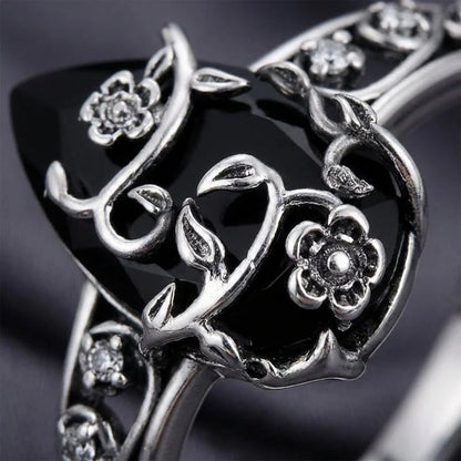 🌼 925 Silver Vintage Floral Black Gemstone Ring – Timeless Boho Elegance💍
