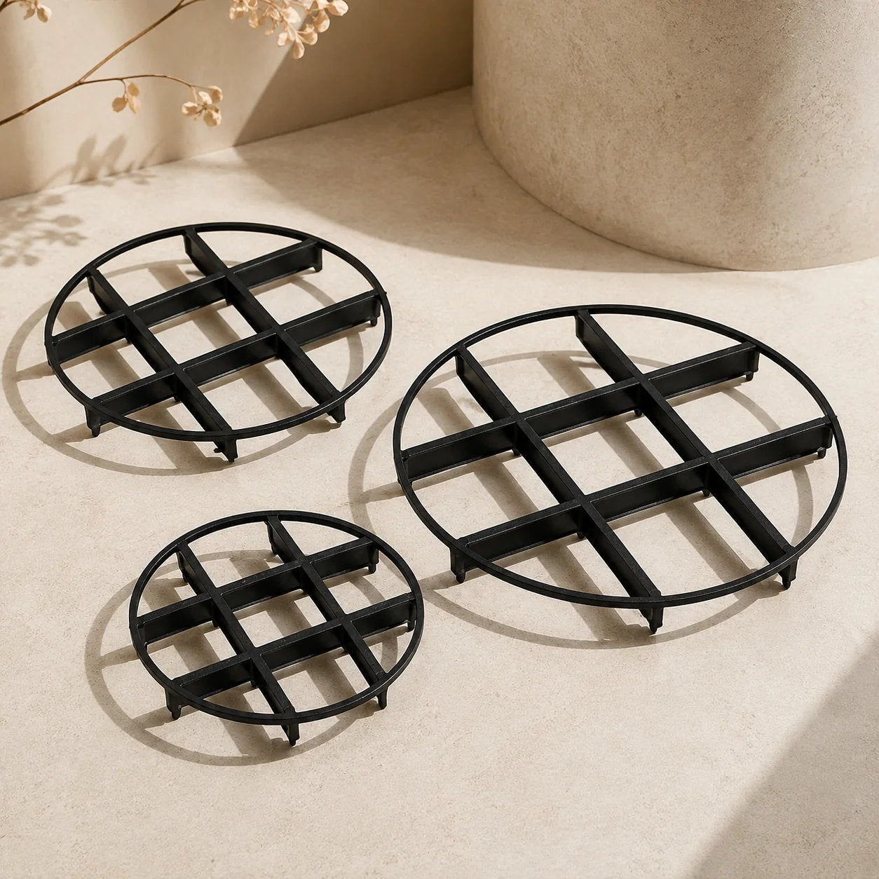 🪴3PCS Root-Saving Raised Pot Stand – Better Airflow, Faster Drainage & Cleaner Floors