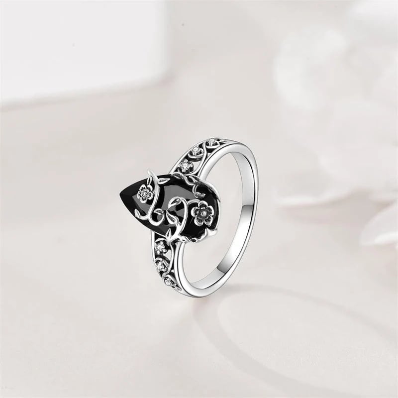 🌼 925 Silver Vintage Floral Black Gemstone Ring – Timeless Boho Elegance💍